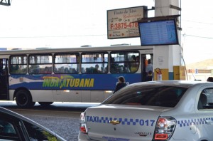 A tarifa de ônibus aumentou R$ 0,30 e as viagens de táxi subiram R$ 0,80. A bandeira um subiu R$ 0,50 e a dois R$ 0,15 