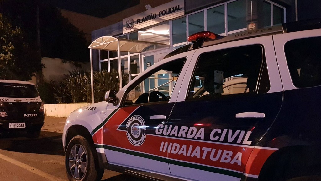 0562 - Indivíduo é preso após roubar o motorista no Jardim Morada do Sol - Foto Foto Eduardo Turati - GC
