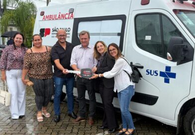 Elias Fausto conquista nova ambulância para a Saúde Elias Fausto conquista nova ambulância para a Saúde